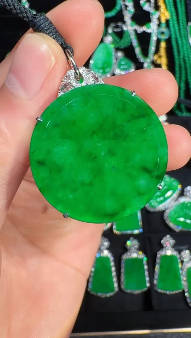 翡翠18K金镶嵌吊坠(不含链) 冰浓阳圆牌吊坠
