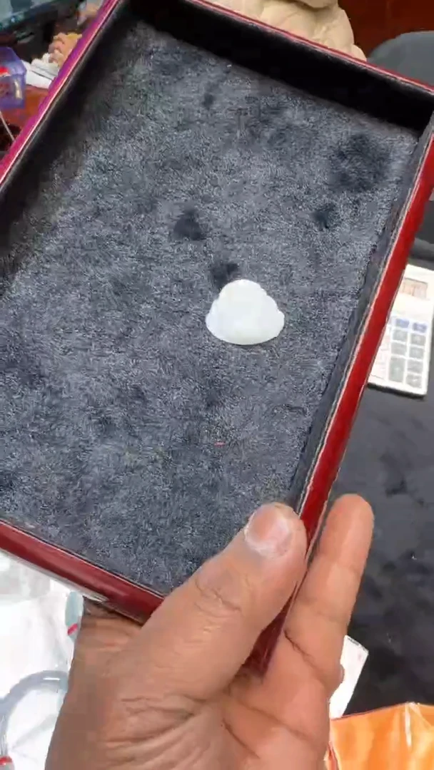 【闪购商品】翡翠手镯未镶嵌佛公挂件随机发一