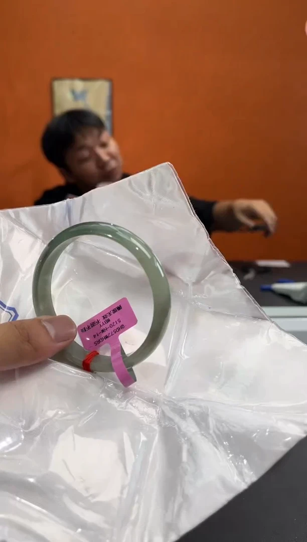 未镶嵌手镯翡翠翡翠手镯