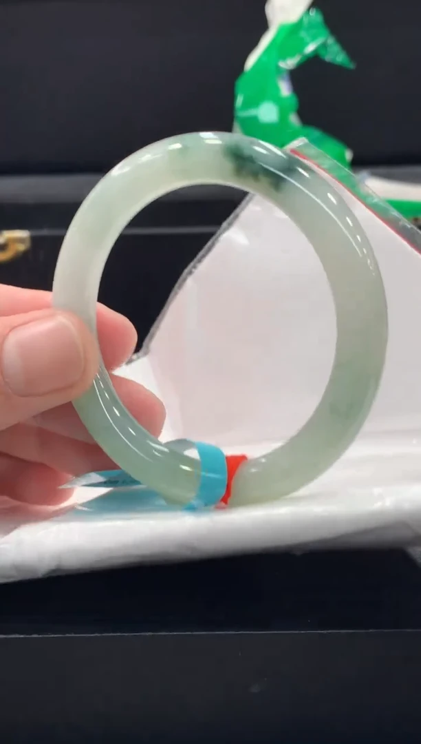 未镶嵌手镯翡翠手镯