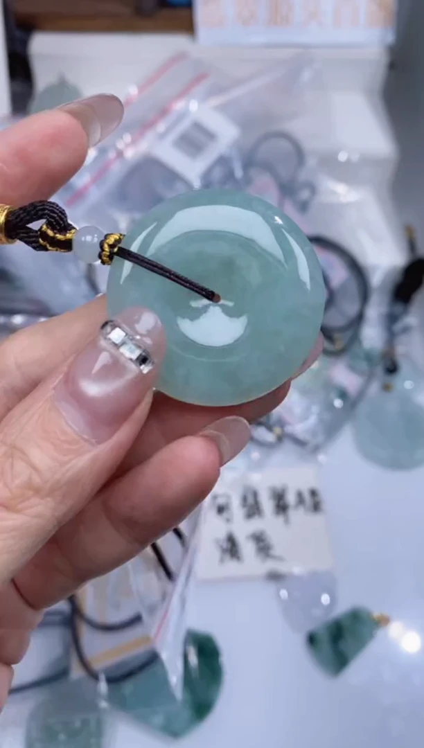 颈饰未镶嵌翡翠吊坠