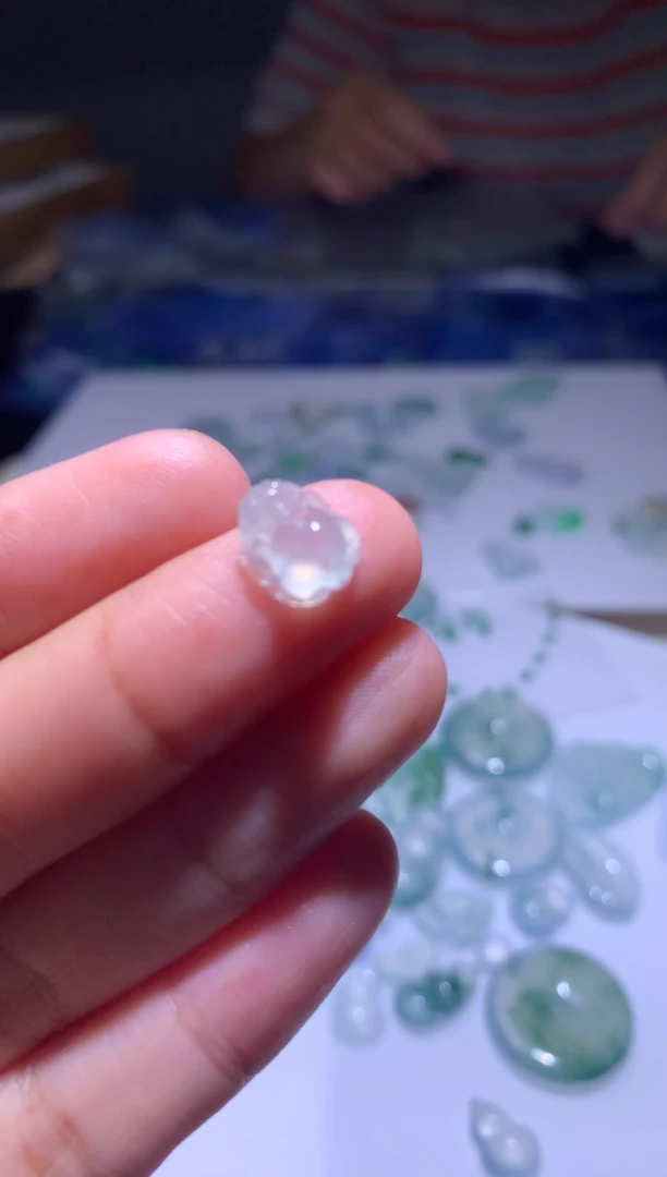 未镶嵌定制翡翠毛货