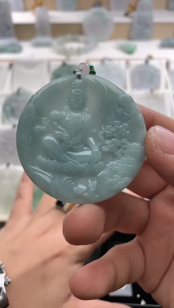 翡翠未镶嵌颈饰..../4/25/ 38