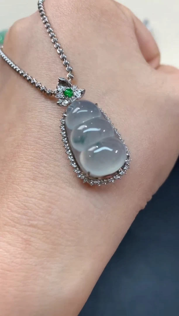 【闪购商品】翡翠吊坠(不含链)18K金镶嵌V32|8800+0