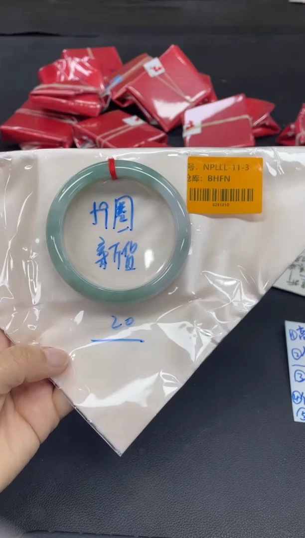 未镶嵌手镯翡翠翡翠手镯