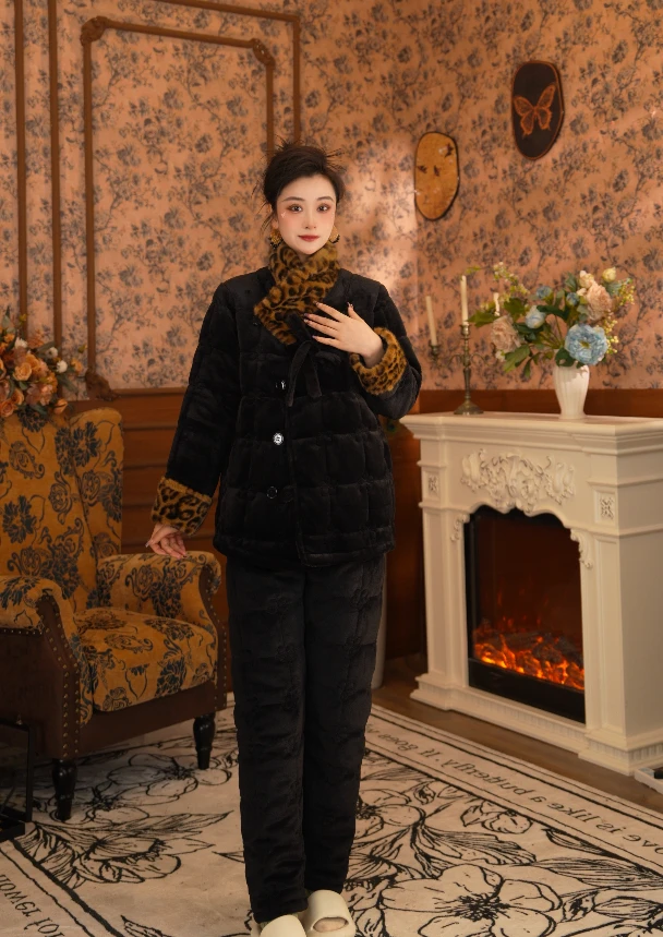 【黑豹短款】雅姿达女士保暖家居三层夹棉家居睡衣