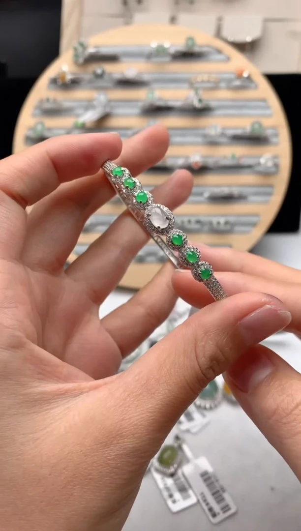 【闪购商品】翡翠手镯银S925镶嵌1号