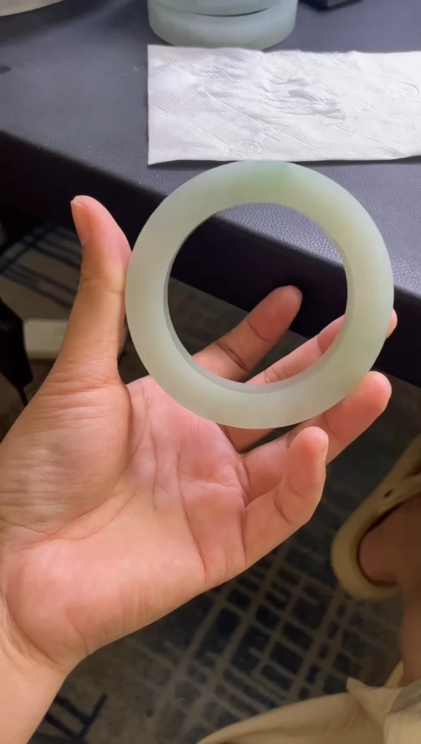 定制翡翠手镯未镶嵌大*手镯