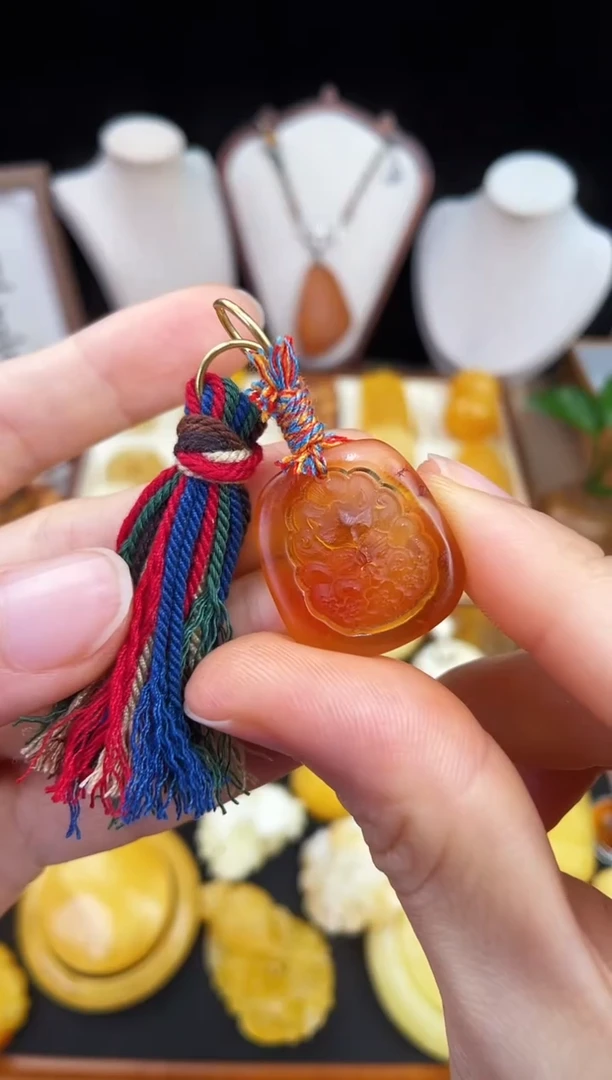 琥珀未镶嵌珠宝奇石柒月