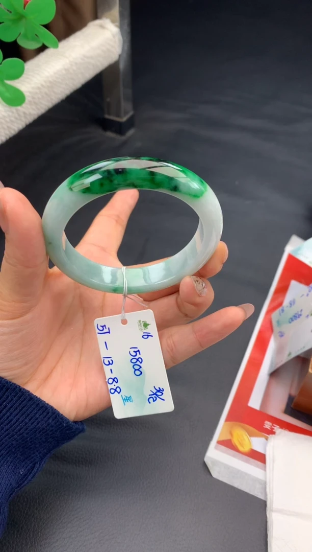 未镶嵌手镯翡翠翡翠自带#送人#，假一赔三