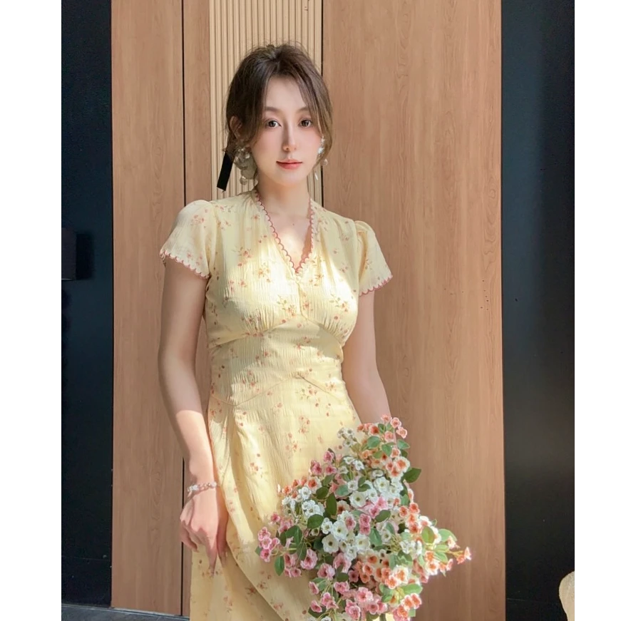 夏装新品法式荷叶边刺绣V领修身碎花气质女人味连衣裙女