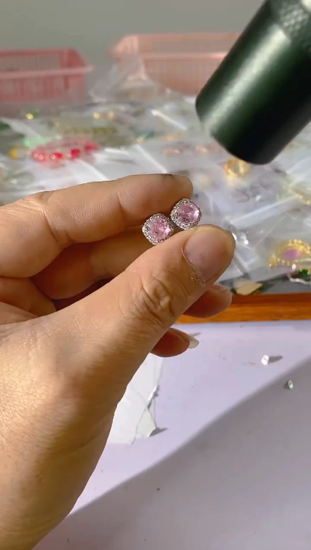 【闪购商品】水晶颈饰银S925镶嵌1133红宝，蓝宝，多样性发一件赠链