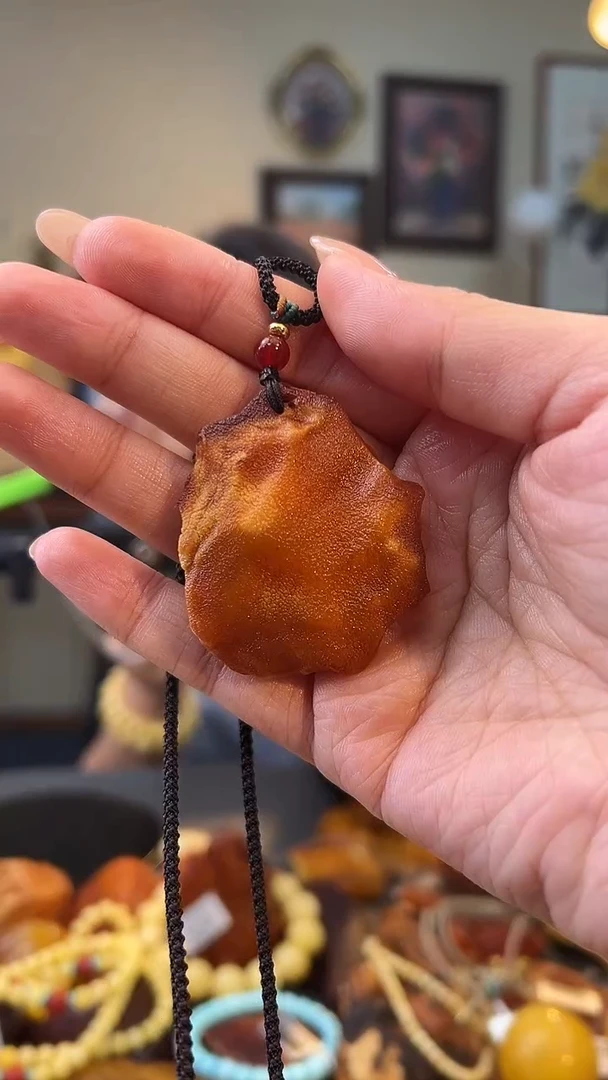 琥珀颈饰未镶嵌吊坠