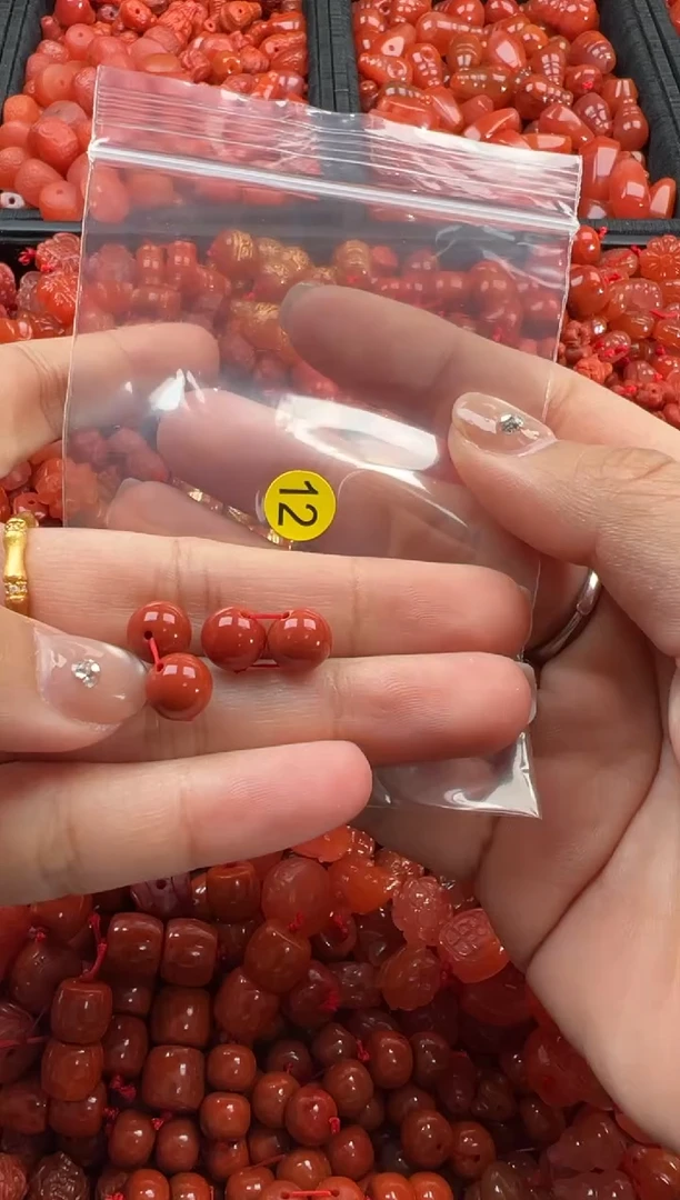 【闪购商品】南红玛瑙颈饰未镶嵌1