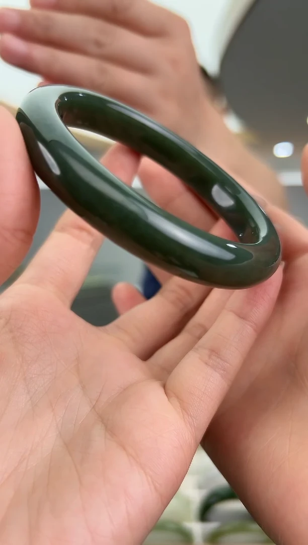 未镶嵌手镯和田玉静*圈口61mm   13