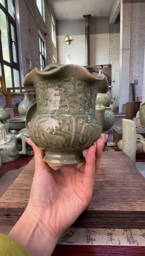 耀州窑花口股腹尊