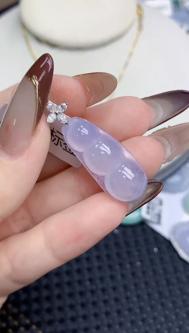 颈饰18K金镶嵌翡翠   天然翡翠A货  百元以上9米证书费自理