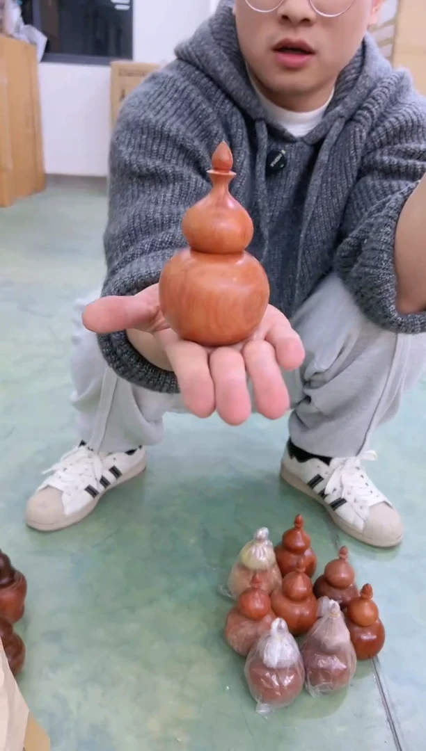 【闪购商品】大果紫檀（缅甸花梨）葫芦牙签筒一个