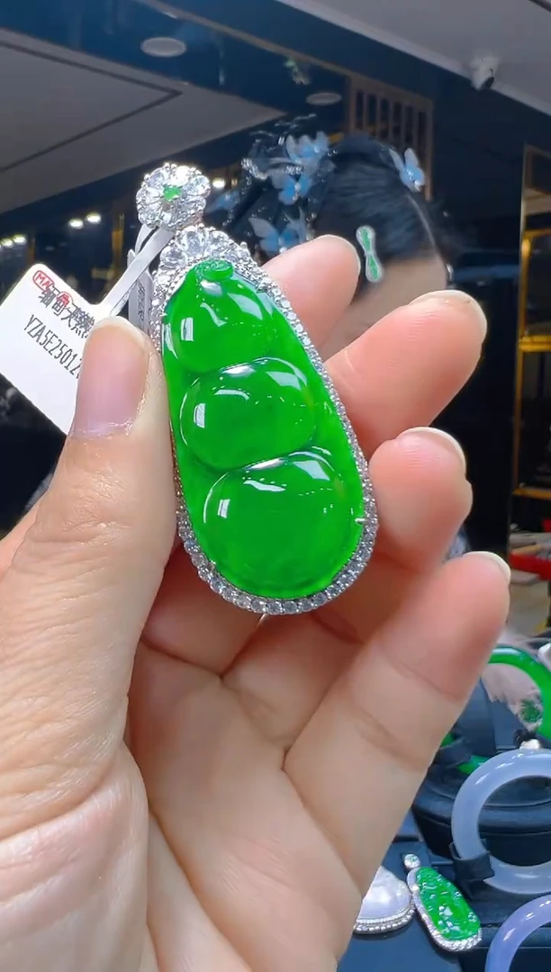 吊坠(赠链)银S925镶嵌翡翠032(多样性发货发其一)