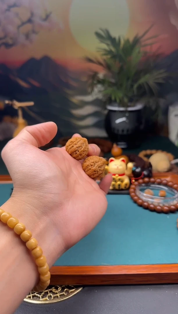 【闪购商品】文玩核桃吊坠小秋子一对（小手捻）