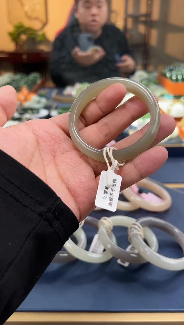 【闪购商品】和田玉未镶嵌手镯D0043-55