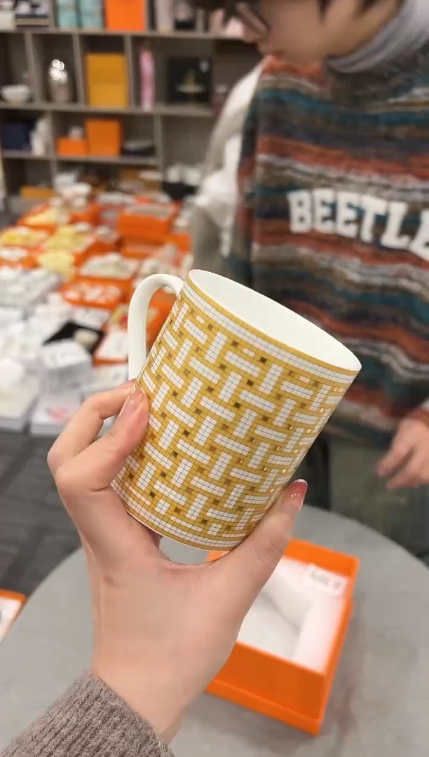 【闪购商品】杯H354--------------