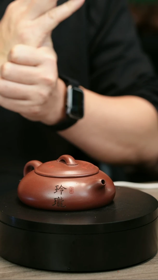 茶壶紫砂少*H2357李传荣刻绘乳瓢