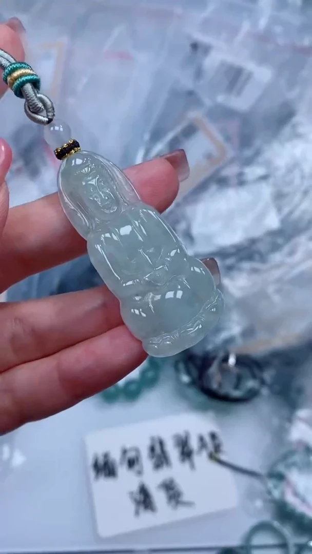 翡翠未镶嵌颈饰吊坠