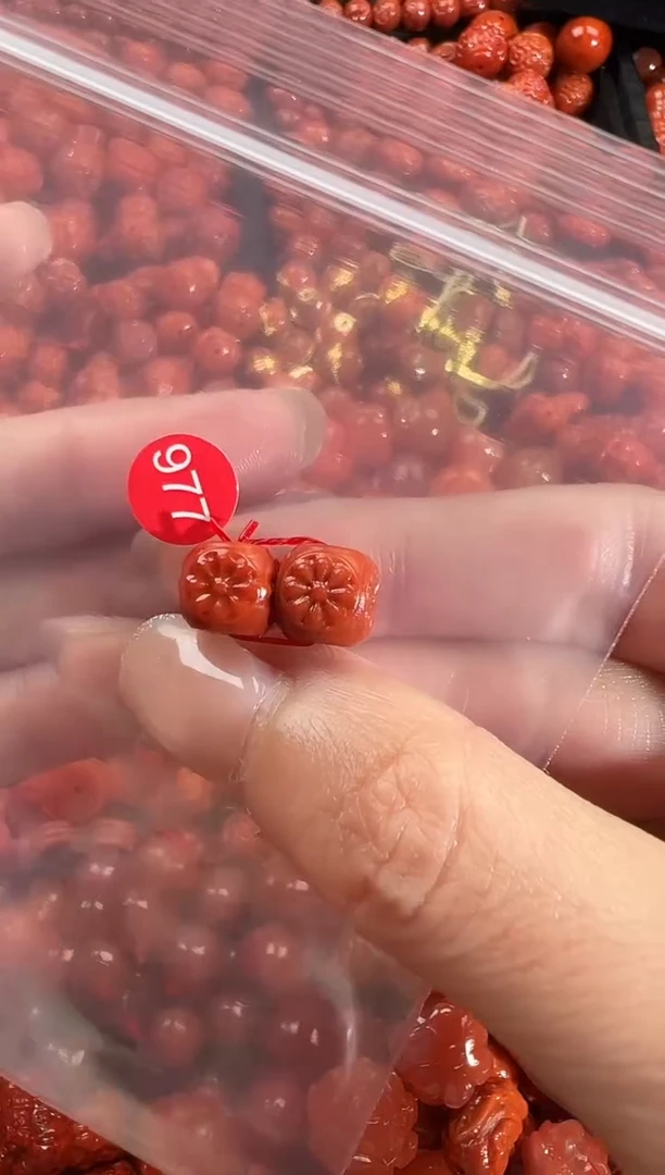 颈饰未镶嵌南红玛瑙1