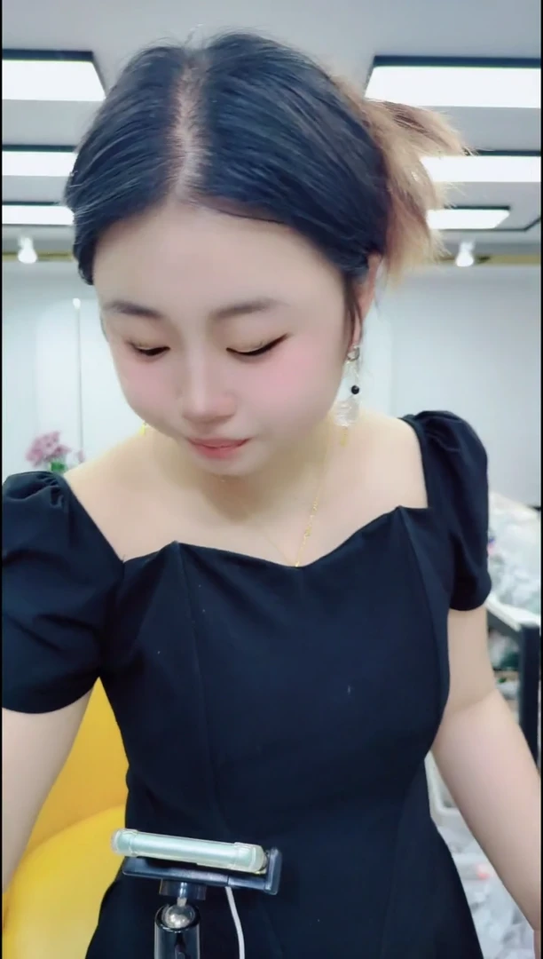 玛瑙/玉髓颈饰合金3072白九尾单个