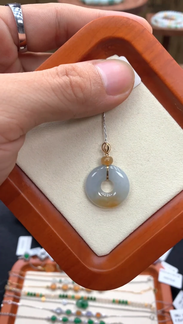 翡翠18K金镶嵌吊坠(不含链)甜甜圈