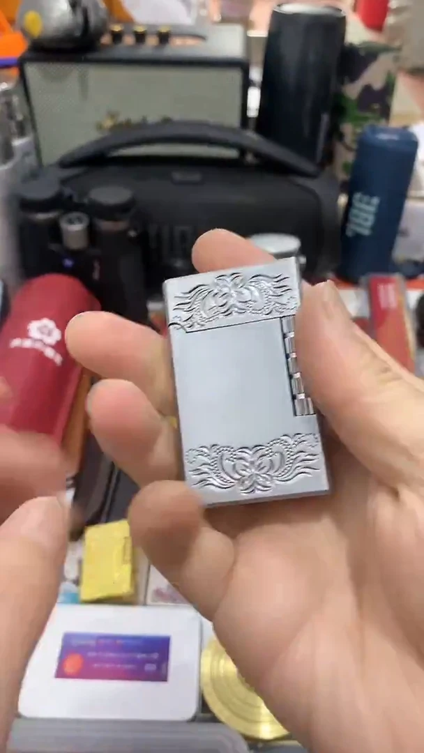 瓷片闪购商品  如图所示