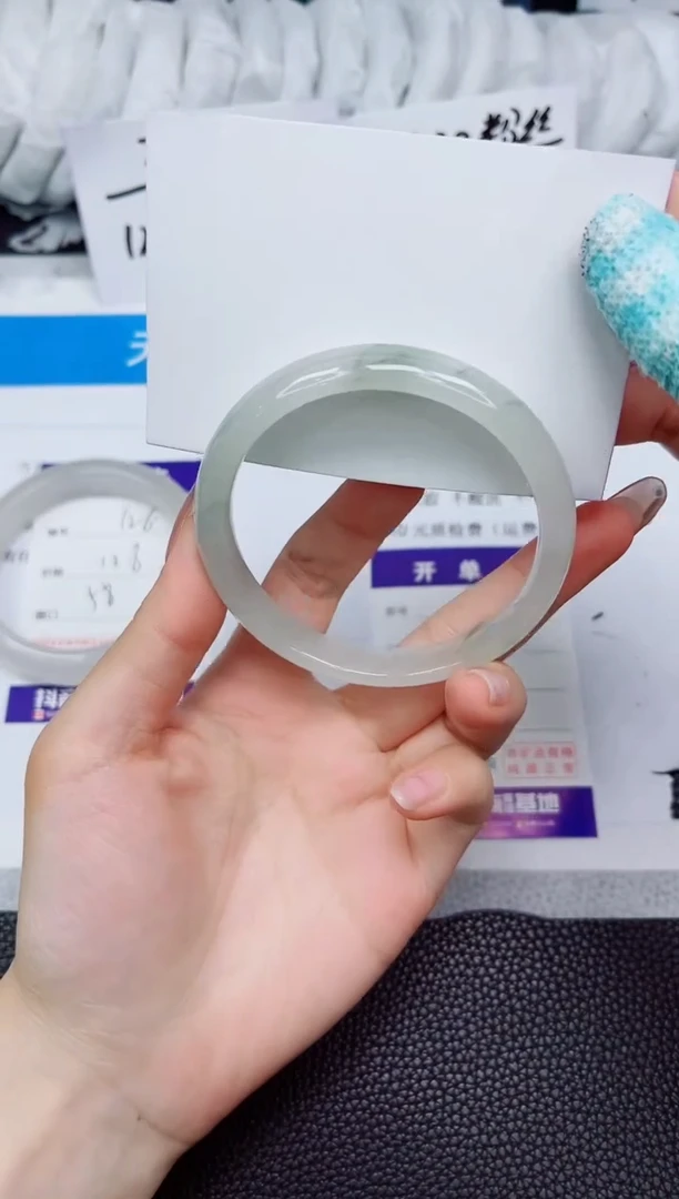 石英质玉手镯未镶嵌127-58