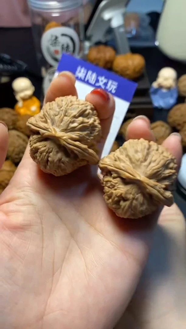 【闪购商品】文玩核桃把件8号白狮子+打底