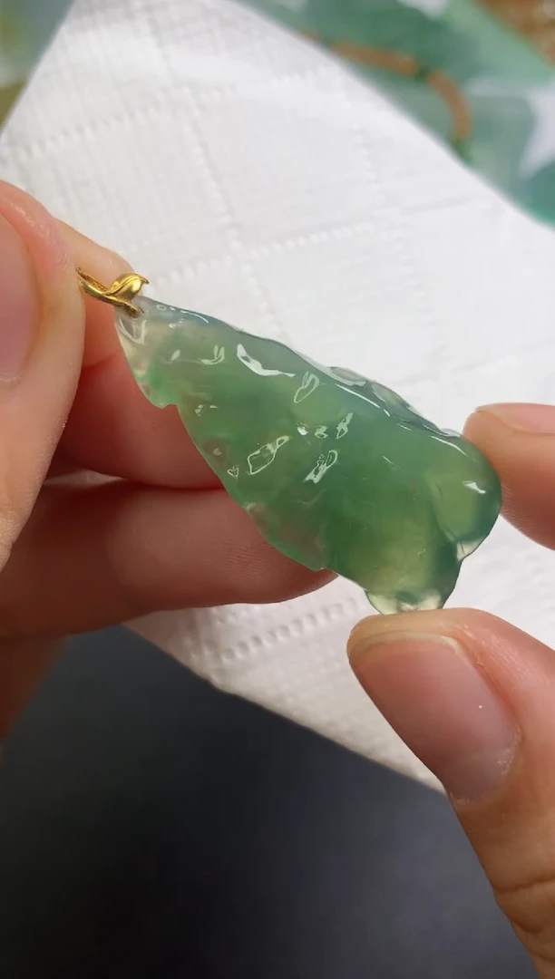 颈饰未镶嵌翡翠