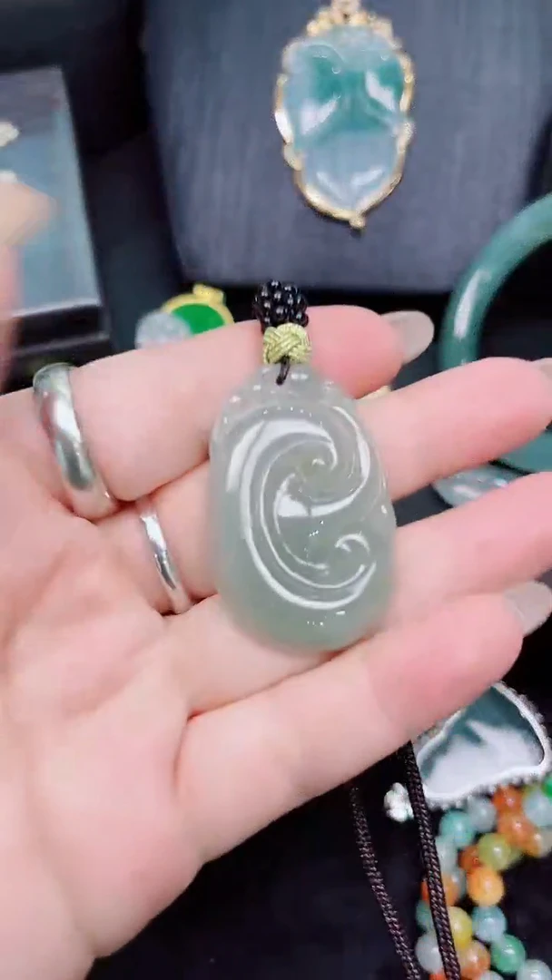 翡翠未镶嵌吊坠(赠链)吊坠