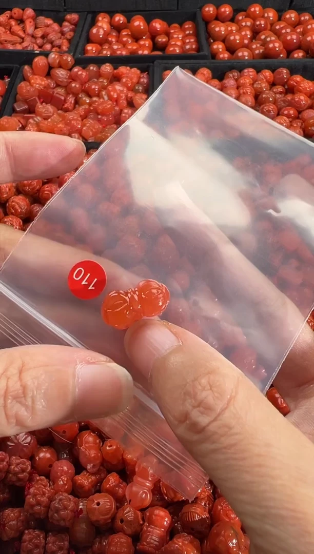 颈饰未镶嵌南红玛瑙1