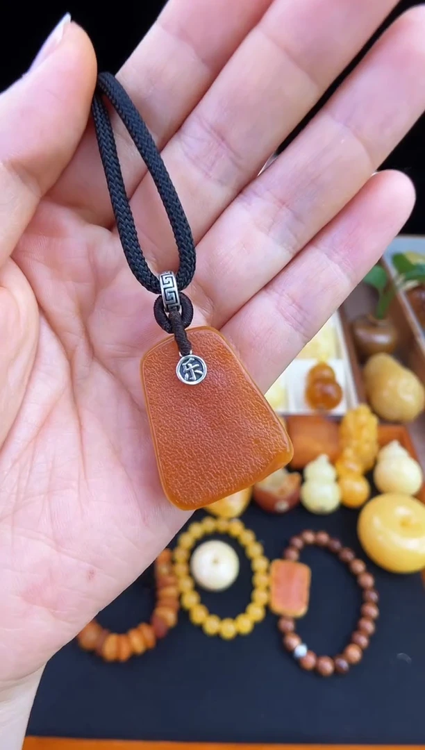 未镶嵌琥珀珠宝奇石柒月