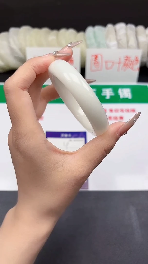 和田玉手镯未镶嵌4-3-56