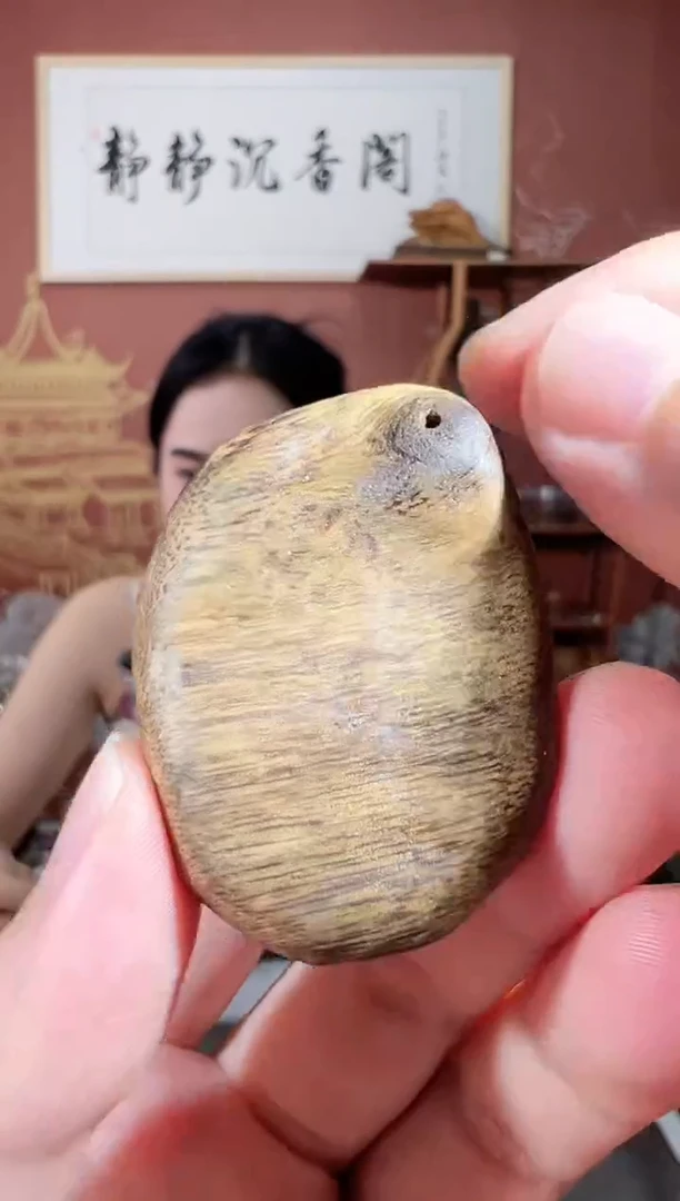 沉香吊坠P112号顺化白棋红土多样性发一