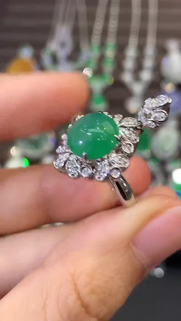 18K金镶嵌戒指翡翠B353