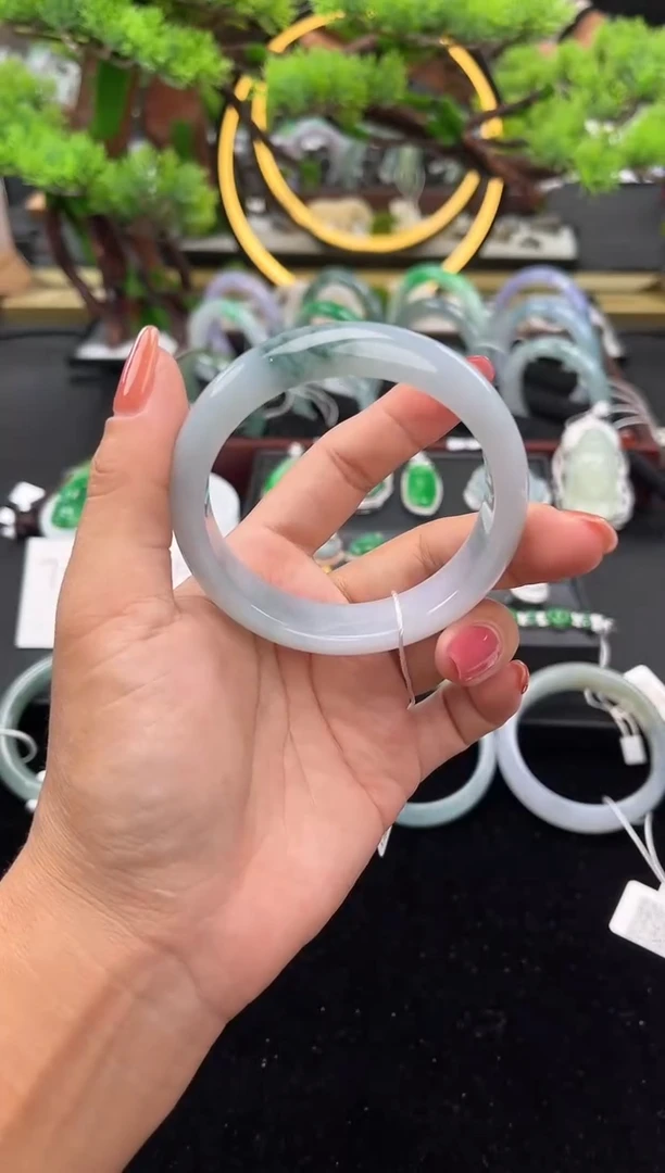 未镶嵌手镯翡翠手镯