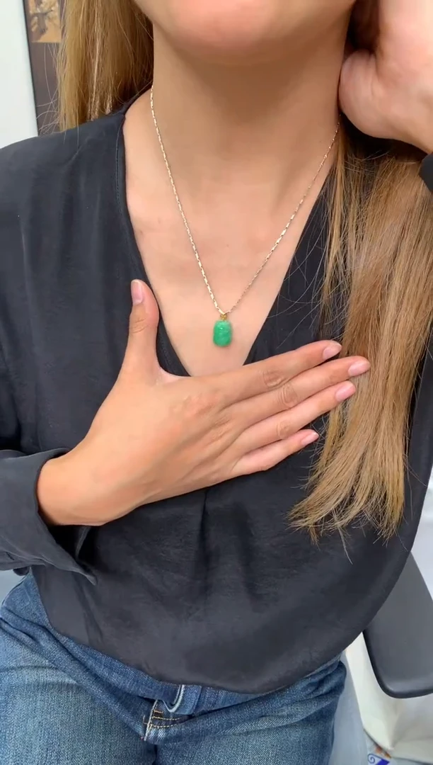 颈饰18K金镶嵌翡翠貔貅不含链子