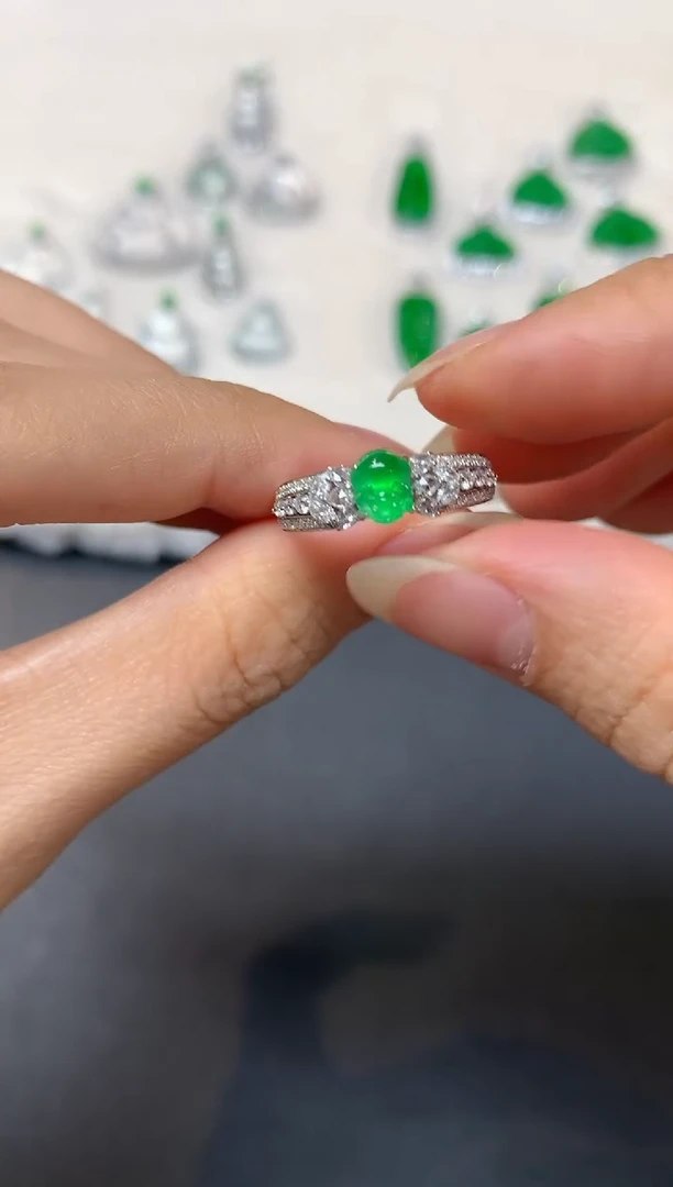 18K金镶嵌戒指翡翠W74|14000