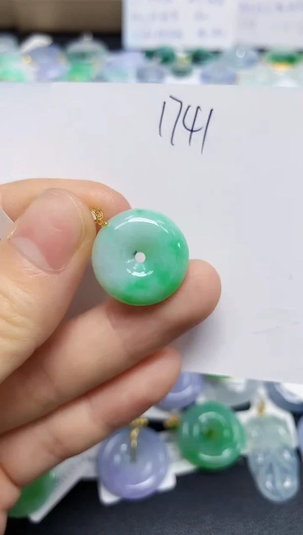 翡翠18K金镶嵌颈饰天然缅甸翡翠A货