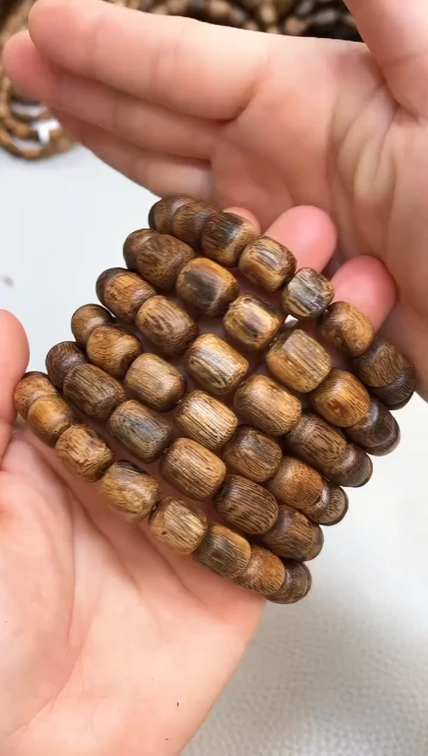 沉香手串棋楠红金猊满油随型桶珠单圈手串多样性发其一