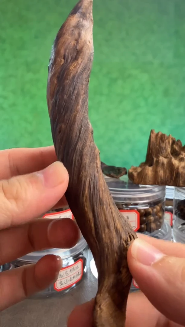 沉香手把件红土多样性发一