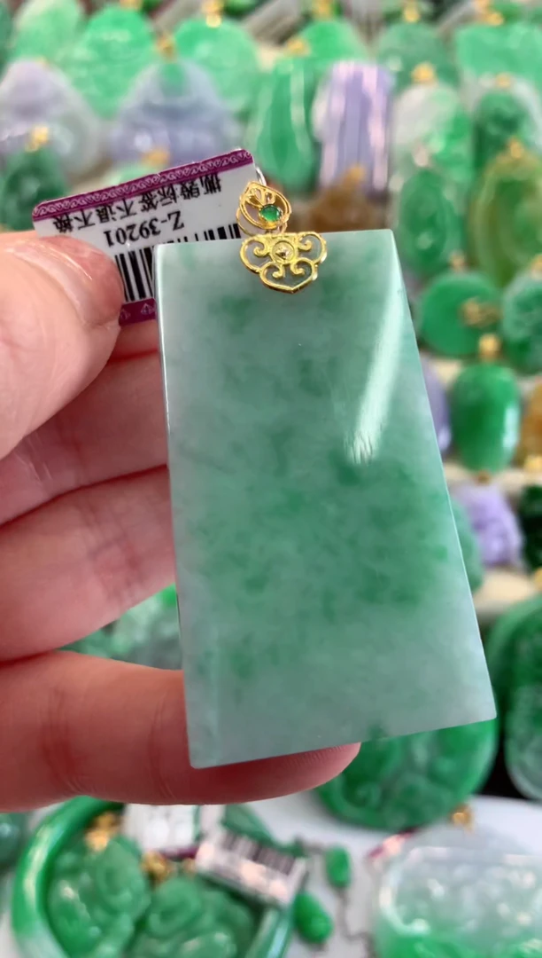 【闪购商品】翡翠吊坠(不含链)18K金镶嵌挂件