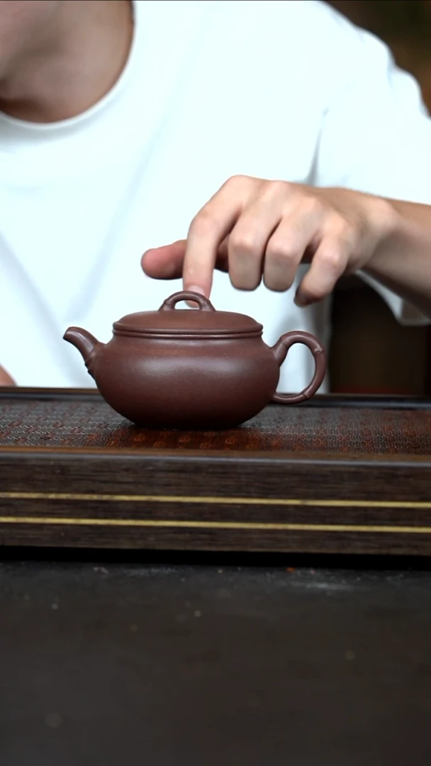 茶壶紫砂  竹韵     底槽青    全手工    240cc
