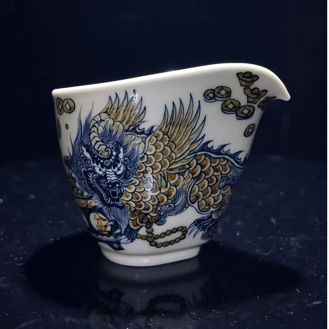 元经秘旨青花釉里金貔貅公道杯